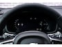 Volvo V60 2.0 T6 Plug-in hybrid AWD Ultra Dark | Adaptive Cruise Control | Head Up Display | 360 Camera | Schuif -/ Kanteldak | 19 Inch | Sportstoelen | Harman Kardon Audio | Memory | Adaptieve Koplampen |