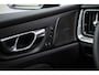 Volvo V60 2.0 T6 Plug-in hybrid AWD Ultra Dark | Adaptive Cruise Control | Head Up Display | 360 Camera | Schuif -/ Kanteldak | 19 Inch | Sportstoelen | Harman Kardon Audio | Memory | Adaptieve Koplampen |