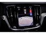 Volvo V60 2.0 T6 Plug-in hybrid AWD Ultra Dark | Black Edition | Adaptive Cruise Control | Head Up Display | 360 Camera | Schuif -/ Kanteldak | 19 Inch | Sportstoelen | Harman Kardon Audio | Memory | Adaptieve Koplampen |