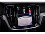 Volvo V60 2.0 T6 Plug-in hybrid AWD Ultra Dark | Adaptive Cruise Control | Head Up Display | 360 Camera | Schuif -/ Kanteldak | 19 Inch | Sportstoelen | Harman Kardon Audio | Memory | Adaptieve Koplampen |