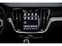 Volvo V60 2.0 T6 Plug-in hybrid AWD Ultra Dark | Black Edition | Adaptive Cruise Control | Head Up Display | 360 Camera | Schuif -/ Kanteldak | 19 Inch | Sportstoelen | Harman Kardon Audio | Memory | Adaptieve Koplampen |
