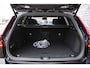 Volvo V60 2.0 T6 Plug-in hybrid AWD Ultra Dark | Adaptive Cruise Control | Head Up Display | 360 Camera | Schuif -/ Kanteldak | 19 Inch | Sportstoelen | Harman Kardon Audio | Memory | Adaptieve Koplampen |
