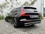 Volvo V60 2.0 T6 Plug-in hybrid AWD Ultra Dark | Black Edition | Adaptive Cruise Control | Head Up Display | 360 Camera | Schuif -/ Kanteldak | 19 Inch | Sportstoelen | Harman Kardon Audio | Memory | Adaptieve Koplampen |
