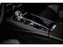 Volvo V60 2.0 T6 Plug-in hybrid AWD Ultra Dark | Black Edition | Adaptive Cruise Control | Head Up Display | 360 Camera | Schuif -/ Kanteldak | 19 Inch | Sportstoelen | Harman Kardon Audio | Memory | Adaptieve Koplampen |
