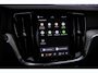 Volvo V60 2.0 T6 Plug-in hybrid AWD Ultra Dark | Black Edition | Adaptive Cruise Control | Head Up Display | 360 Camera | Schuif -/ Kanteldak | 19 Inch | Sportstoelen | Harman Kardon Audio | Memory | Adaptieve Koplampen |