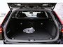 Volvo V60 2.0 T6 Plug-in hybrid AWD Ultra Dark | Black Edition | Adaptive Cruise Control | Head Up Display | 360 Camera | Schuif -/ Kanteldak | 19 Inch | Sportstoelen | Harman Kardon Audio | Memory | Adaptieve Koplampen |