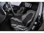 Volvo V60 2.0 T6 Plug-in hybrid AWD Ultra Dark | Adaptive Cruise Control | Head Up Display | 360 Camera | Schuif -/ Kanteldak | 19 Inch | Sportstoelen | Harman Kardon Audio | Memory | Adaptieve Koplampen |