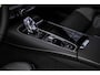 Volvo V60 2.0 T6 Plug-in hybrid AWD Ultra Dark | Adaptive Cruise Control | Head Up Display | 360 Camera | Schuif -/ Kanteldak | 19 Inch | Sportstoelen | Harman Kardon Audio | Memory | Adaptieve Koplampen |