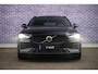 Volvo V60 2.0 T6 Plug-in hybrid AWD Ultra Dark | Adaptive Cruise Control | Head Up Display | 360 Camera | Schuif -/ Kanteldak | 19 Inch | Sportstoelen | Harman Kardon Audio | Memory | Adaptieve Koplampen |