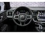 Volvo V60 2.0 T6 Plug-in hybrid AWD Ultra Dark | Adaptive Cruise Control | Head Up Display | 360 Camera | Schuif -/ Kanteldak | 19 Inch | Sportstoelen | Harman Kardon Audio | Memory | Adaptieve Koplampen |