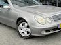 Mercedes-Benz E-klasse 200 K. Elegance volledige onderhoudshistorie