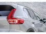 Volvo XC40 2.0 B3 Plus Dark | Adaptieve Cruise Control | 360° Parkeercamera | Standkachel | Donker Getint Glas | Dodehoek Detectie | Stoel-/Stuurverwarming | Trekhaak |