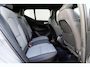 Volvo XC40 2.0 B3 Plus Dark | Adaptieve Cruise Control | 360° Parkeercamera | Standkachel | Donker Getint Glas | Dodehoek Detectie | Stoel-/Stuurverwarming | Trekhaak |