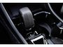 Volvo XC40 2.0 B3 Plus Dark | Adaptieve Cruise Control | 360° Parkeercamera | Standkachel | Donker Getint Glas | Dodehoek Detectie | Stoel-/Stuurverwarming | Trekhaak |