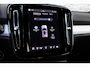 Volvo XC40 2.0 B3 Plus Dark | Adaptieve Cruise Control | 360° Parkeercamera | Standkachel | Donker Getint Glas | Dodehoek Detectie | Stoel-/Stuurverwarming | Trekhaak |