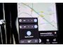 Volvo XC40 2.0 B3 Plus Dark | Adaptieve Cruise Control | 360° Parkeercamera | Standkachel | Donker Getint Glas | Dodehoek Detectie | Stoel-/Stuurverwarming | Trekhaak |