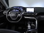 Peugeot 5008 1.2 PureTech Allure Avantage Sport (PANORAMADAK,APPLE CARPLAY,NAVI,CAMERA,360 VIEW,GETINT,LED,SPORTSTOELEN,LM VELGEN)