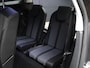 Peugeot 5008 1.2 PureTech Allure Avantage Sport (PANORAMADAK,APPLE CARPLAY,NAVI,CAMERA,360 VIEW,GETINT,LED,SPORTSTOELEN,LM VELGEN)