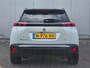 Peugeot e-2008 EV GT Pack 50 kWh Schuifdak | Alcantara | Navigatie | SOH 92.5%