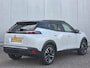 Peugeot e-2008 EV GT Pack 50 kWh Schuifdak | Alcantara | Navigatie | SOH 92.5%