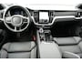 Volvo V60 T8 Plug-in hybrid AWD Ultra Dark | Panoramadak | Trekhaak | 360 graden camera | head-up display | Verwarmbare voorstoelen, achterbank en stuurwiel | Premium audio by Harman Kardon | Apple carplay/Android auto