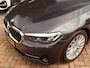 BMW 5-Serie Touring 530e xDrive Trekhaak Elektrisch | Schuifdak | Topstaat! | All-season