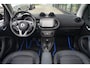 smart EQ Fortwo cabrio Comfort PLUS 18 kWh | 82 PK | Leder | Stoelverwarming | Achteruitrijcamera | Smart Fortwo Cabrio EQ Comfort PLUS 82 PK met elektrische aandrijving en 18 kWh-accu, lederen bekleding, verwarmde voorstoelen, automatische airconditioning, elektrisch bedienbare cabriokap,