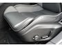 Volvo V60 T8 Plug-in hybrid AWD Ultra Dark | Panoramadak | Trekhaak | Premium audio by Harman Kardon | Head-up display | 360 graden camera | Verwarmbare voorstoelen en stuurwiel |