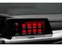Volkswagen Golf 1.0 TSI 110pk Life Camera Stoel/Stuur verwarming Sfeerverlichting Getint glas CarPlay Clima Cruise