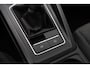 Volkswagen Golf 1.0 TSI 110pk Life Camera Stoel/Stuur verwarming Sfeerverlichting Getint glas CarPlay Clima Cruise