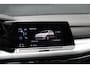 Volkswagen Golf 1.0 TSI 110pk Life Camera Stoel/Stuur verwarming Sfeerverlichting Getint glas CarPlay Clima Cruise