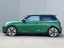 MINI Mini Electric 3-Deurs Cooper SE Paul Smith Ed. S 54.2 kWh / SOH 98% / 3 Fasen / Fabrieksgarantie tot 30-12-2027 / Navigatie / CCS snel laden / Apple Carplay Android / Stuur & Stoelverwarming / Elektrisch verstelbare Stoelen / Climate Control / 360 Graden Camera / Harman/Kardon / HUD /