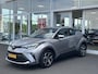 Toyota C-HR / C-HR+ 1.8 Hybrid Dynamic Apple/Android Carplay | Navigatie | Parkeersensoren voor+achter | 18 inch lichtmetalen velgen