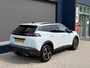 Peugeot 2008 1.2 Turbo 130PK Allure | Trekhaak 1200KG | Facelift model | Navigatie | Keyless Entry/Start | Digitaal Instrumentarium | HD Camera | LED Verlichting | Adaptieve Cruise Control | Climate Control | Lichtmetalen Velgen |