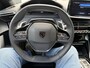 Peugeot 2008 1.2 Turbo 130PK Allure | Trekhaak 1200KG | Facelift model | Navigatie | Keyless Entry/Start | Digitaal Instrumentarium | HD Camera | LED Verlichting | Adaptieve Cruise Control | Climate Control | Lichtmetalen Velgen |
