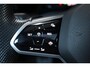 Volkswagen Golf 1.5 eTSI R-Line IQ+LED/VIRTUAL/SFEER/ALCANTARA+S.VERWARMING+MASSAGE/18" LMVCAM/ACC/ECC/12 MDN GARANTIE!