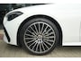 Mercedes-Benz CLE Cabriolet 200 AMG Line | 204PK | Burmester | Airscarf | Memory | ACC | Mercedes-Benz CLE Cabriolet 200 AMG Line 204 PK met 2.0 viercilinder benzinemotor, lederen bekleding, Burmester audiosysteem, navigatie, stoelverwarming en elektrisch verstelbare stoelen met