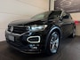 Volkswagen T-Roc 1.5 TSI Sport R-Line Pano, ACC, Apple Carplay, LED, Virtual Cockpit, Stoelverwarming, Lane-Assist, Parkeersensor