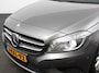 Mercedes-Benz A-klasse 180 Ambition Style Automaat Sfeerverlichting Navigatie Climate Control Parkeer Sensoren V+A Lichtmetalen Velgen Cruise Control Bluetooth