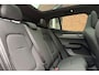 Volvo EX30 Single Motor Extended Range Ultra 69 kWh 45th Anniversary Edition | 5 jaar garantie - (2 jaar extra fabrieksgarantie) | Zwarte Interieur Bekleding | 20 inch lichtmetalen velgen | Getint glas achter | Verwarmde voorstoelen en stuurwiel | Panoramadak | 360 Graden Camera | Premium Aduio By Harman Kardon | Draadloze telefoonlader | Pilot Assist | Parkeerassistent |