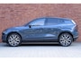 Volvo EX30 Single Motor Extended Range Ultra 69 kWh 45th Anniversary Edition | 5 jaar garantie - (2 jaar extra fabrieksgarantie) | Zwarte Interieur Bekleding | 20 inch lichtmetalen velgen | Getint glas achter | Verwarmde voorstoelen en stuurwiel | Panoramadak | 360 Graden Camera | Premium Aduio By Harman Kardon | Draadloze telefoonlader | Pilot Assist | Parkeerassistent |