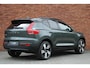 Volvo EX40 Single Motor Extended Range Ultra Europa 82 kWh | 45th Anniversary Edition | Panoramisch schuif-/ kanteldak | Harman Kardon | Elektrisch verstelbare voorstoelen met geheugen functie | 5 jaar garantie - (2 jaar extra fabrieksgarantie) | 20 inch lichtmetalen velgen | Extra getint glas achter | Verwarmde voorstoelen en stuurwiel | Pilot assist | Adaptieve cruise control