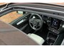 Volvo EX40 Single Motor Extended Range Ultra Europa 82 kWh | 45th Anniversary Edition | Panoramisch schuif-/ kanteldak | Harman Kardon | Elektrisch verstelbare voorstoelen met geheugen functie | 5 jaar garantie - (2 jaar extra fabrieksgarantie) | 20 inch lichtmetalen velgen | Extra getint glas achter | Verwarmde voorstoelen en stuurwiel | Pilot assist | Adaptieve cruise control