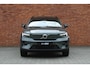 Volvo EX40 Single Motor Extended Range Ultra Europa 82 kWh | 45th Anniversary Edition | Panoramisch schuif-/ kanteldak | Harman Kardon | Elektrisch verstelbare voorstoelen met geheugen functie | 5 jaar garantie - (2 jaar extra fabrieksgarantie) | 20 inch lichtmetalen velgen | Extra getint glas achter | Verwarmde voorstoelen en stuurwiel | Pilot assist | Adaptieve cruise control