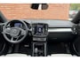 Volvo EX40 Single Motor Extended Range Ultra Europa 82 kWh | 45th Anniversary Edition | Panoramisch schuif-/ kanteldak | Harman Kardon | Elektrisch verstelbare voorstoelen met geheugen functie | 5 jaar garantie - (2 jaar extra fabrieksgarantie) | 20 inch lichtmetalen velgen | Extra getint glas achter | Verwarmde voorstoelen en stuurwiel | Pilot assist | Adaptieve cruise control