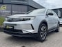 Opel Grandland 1.2 Turbo Hybrid GS Werkelijke nieuwe Grandland met fabrieksgarantie ! | Full LED | Keyless | Navigatie | Carplay draadloos | Verwarmde stoelen en stuurwiel | Draadloos telefoon laden | Camera's | Dikke LMV met all season | 1e eigenaar