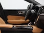 Volvo V60 2.0 T6 Plug-in hybrid AWD Ultra Dark / Head-Up Display / Bowers & Wilkins Audio / Stoelmassage / 360 camera / Pano. dak / Stoelventilatie / Elektr. stoelverstelling / Stoel-, stuur- & achterbankverwarming / BLIS