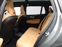 Volvo V60 2.0 T6 Plug-in hybrid AWD Ultra Dark / Head-Up Display / Bowers & Wilkins Audio / Stoelmassage / 360 camera / Pano. dak / Stoelventilatie / Elektr. stoelverstelling / Stoel-, stuur- & achterbankverwarming / BLIS