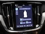 Volvo V60 2.0 T6 Plug-in hybrid AWD Ultra Dark / Head-Up Display / Bowers & Wilkins Audio / Stoelmassage / 360 camera / Pano. dak / Stoelventilatie / Elektr. stoelverstelling / Stoel-, stuur- & achterbankverwarming / BLIS