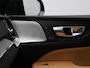Volvo V60 2.0 T6 Plug-in hybrid AWD Ultra Dark / Head-Up Display / Bowers & Wilkins Audio / Stoelmassage / 360 camera / Pano. dak / Stoelventilatie / Elektr. stoelverstelling / Stoel-, stuur- & achterbankverwarming / BLIS